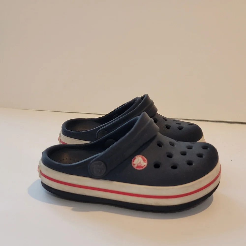 Crocs kids 6 Red white blue crocs kids slides shoes water shoes size 6 C6